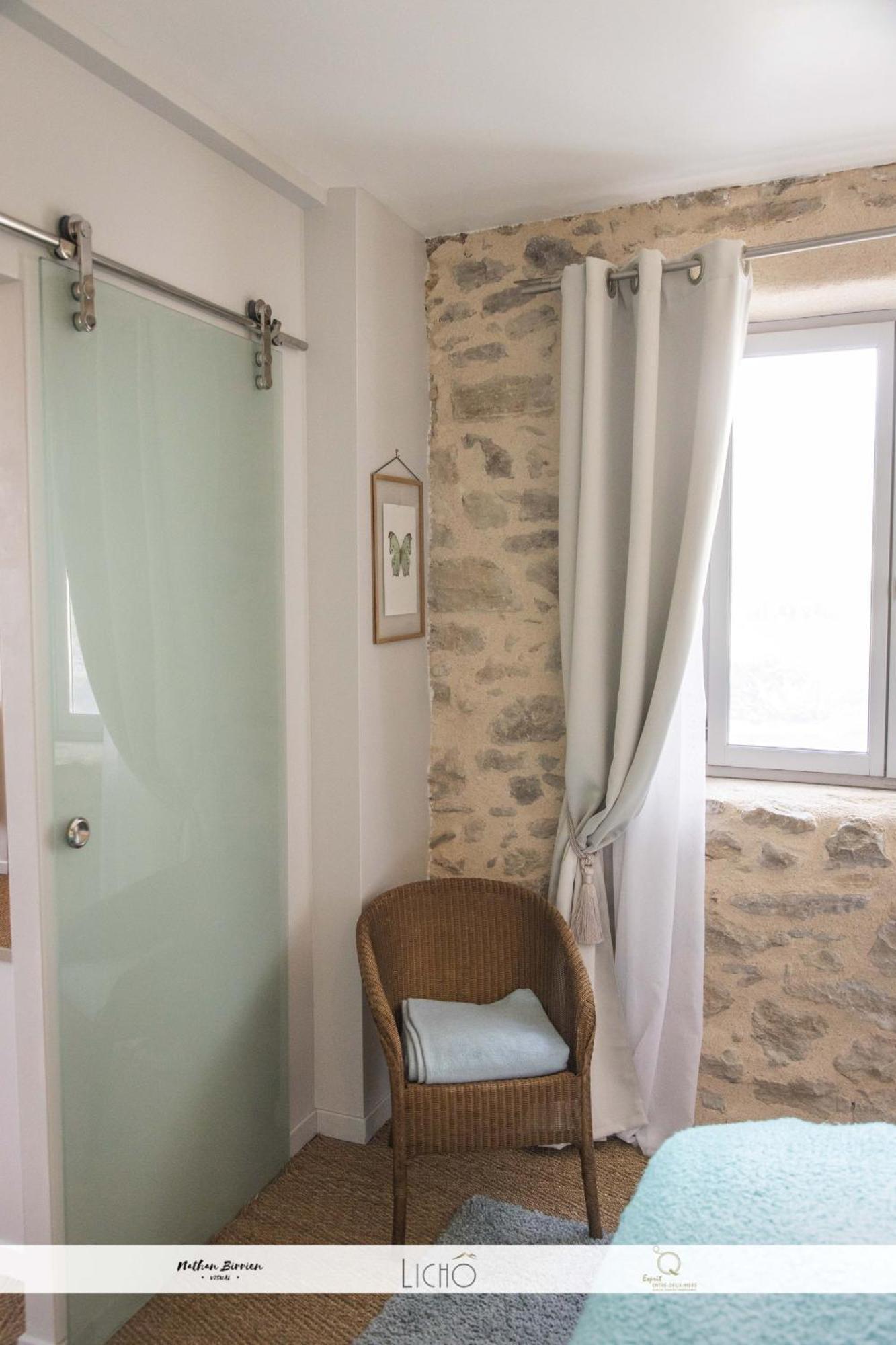 Maison Des Quatre Saisons Les Esseintes Room photo