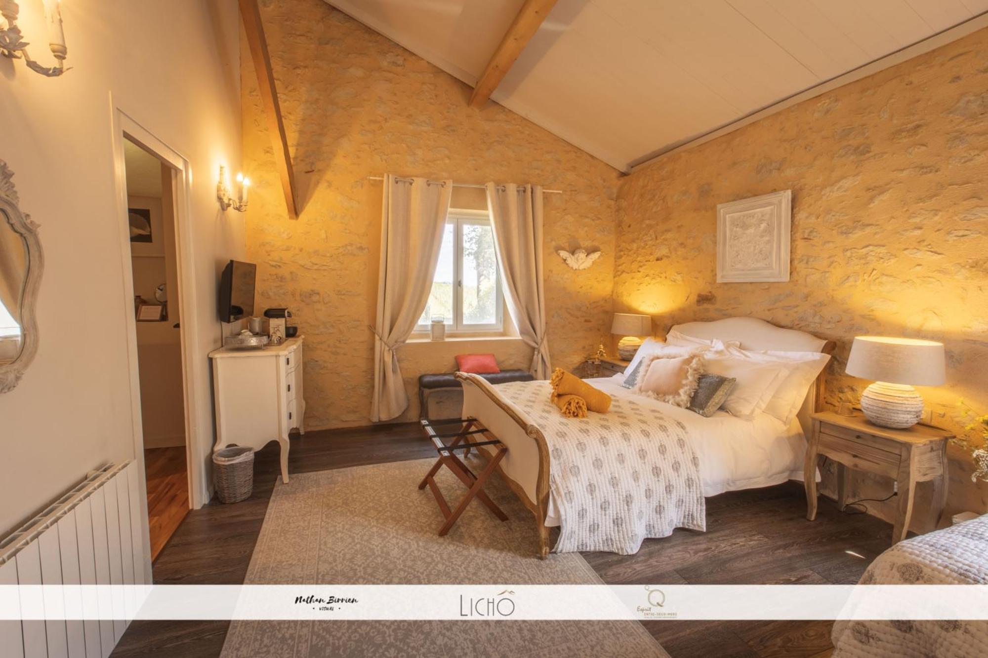 Maison Des Quatre Saisons Les Esseintes Room photo